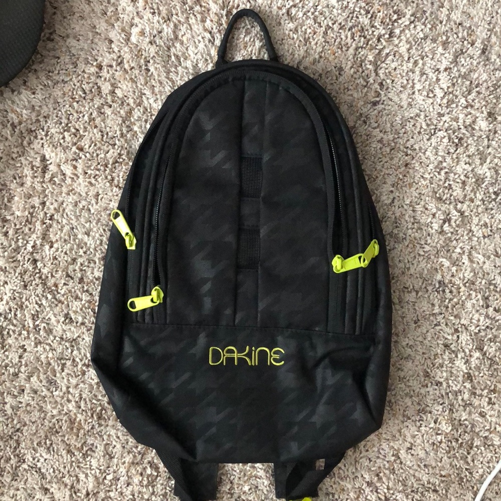 Mini DAKINE back pack. Rarely used. New condition!